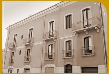 Ingresso e particolari